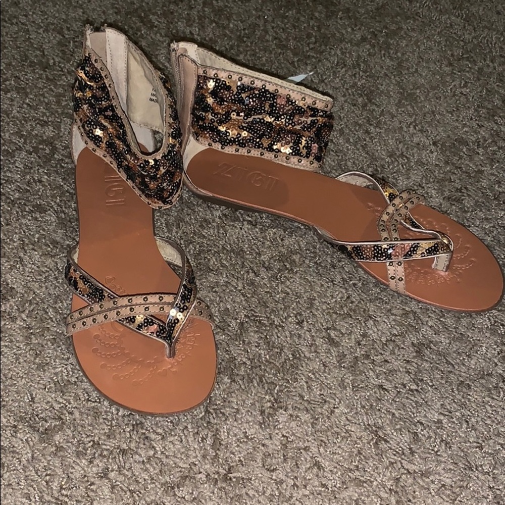 Zigi girl size 10 sandals.